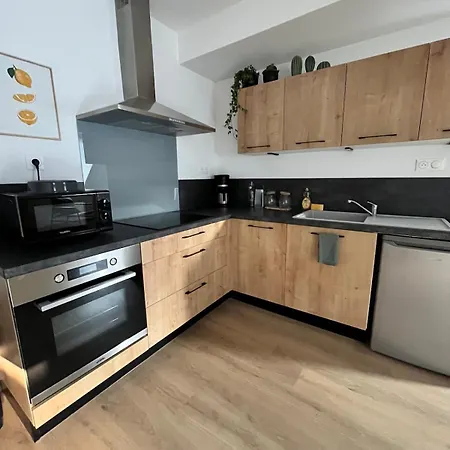 Lescapade Cherbourgeoise Proche Naval שרבורג