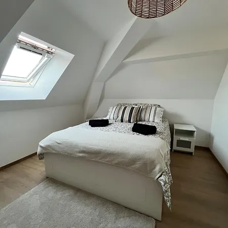 Lescapade Cherbourgeoise Proche Naval * שרבורג