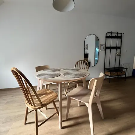 Lescapade Cherbourgeoise Proche Naval