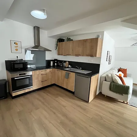 Lescapade Cherbourgeoise Proche Naval