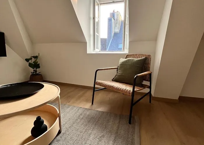 Lescapade Cherbourgeoise Proche Naval